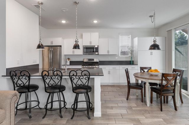 712 N Bliss Lane, Clovis, CA 93611