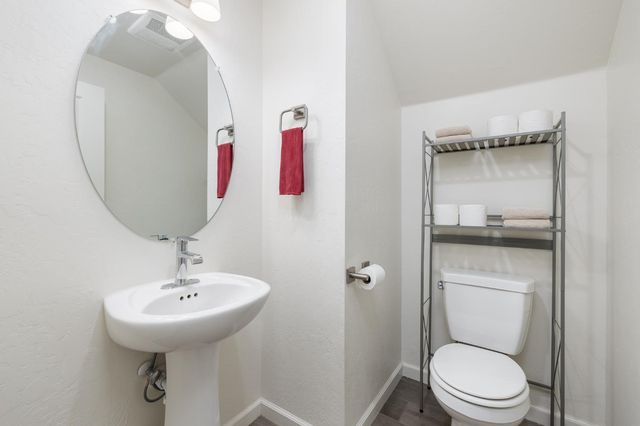 712 N Bliss Lane, Clovis, CA 93611