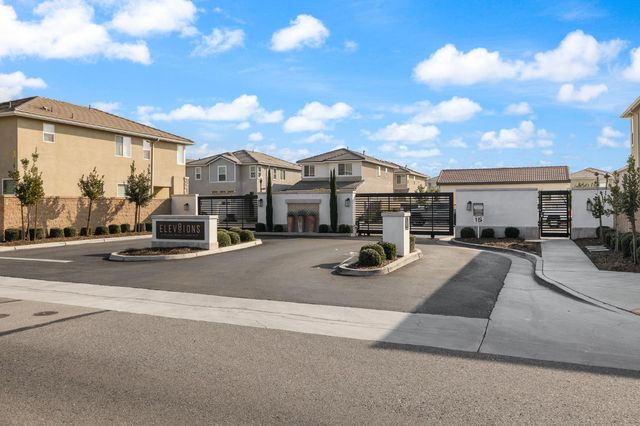 712 N Bliss Lane, Clovis, CA 93611