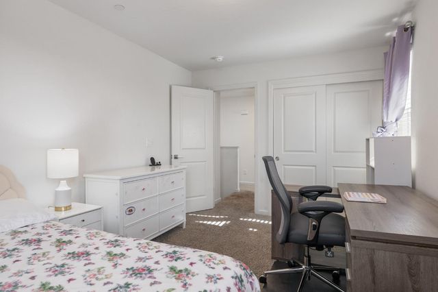 712 N Bliss Lane, Clovis, CA 93611