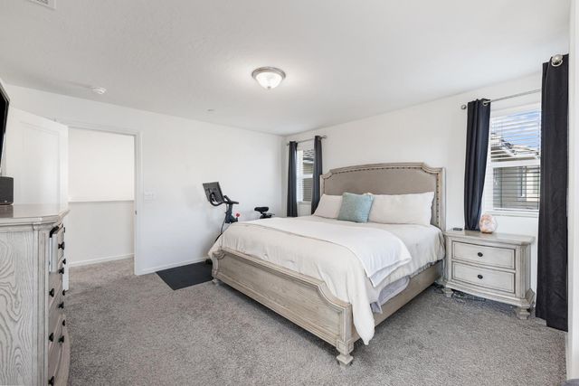 712 N Bliss Lane, Clovis, CA 93611