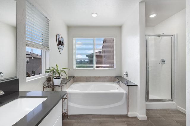 712 N Bliss Lane, Clovis, CA 93611