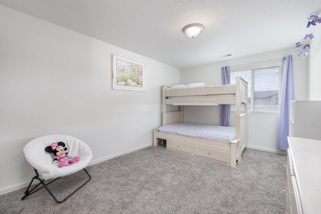 712 N Bliss Lane, Clovis, CA 93611