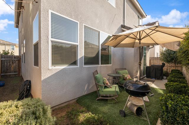 712 N Bliss Lane, Clovis, CA 93611