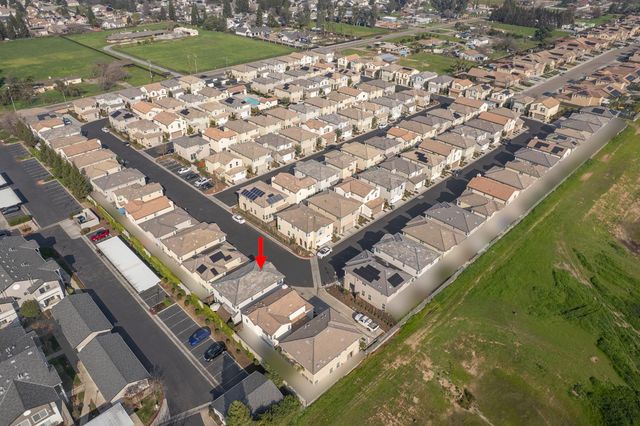 712 N Bliss Lane, Clovis, CA 93611