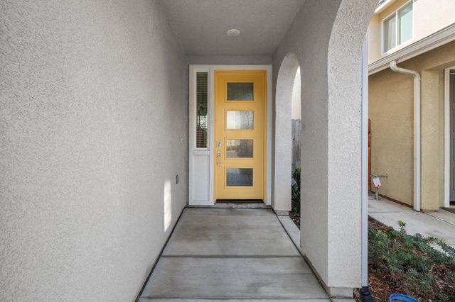 712 N Bliss Lane, Clovis, CA 93611