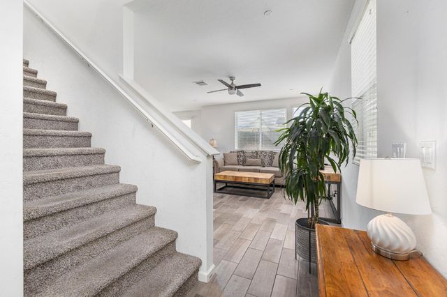 712 N Bliss Lane, Clovis, CA 93611