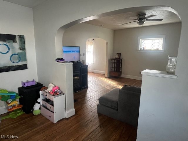 7409 Dearborn Avenue, Cleveland, OH 44102