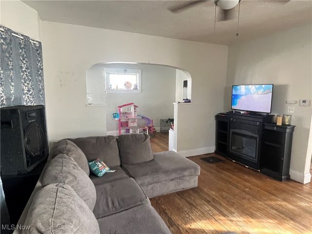 7409 Dearborn Avenue, Cleveland, OH 44102