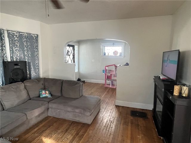 7409 Dearborn Avenue, Cleveland, OH 44102