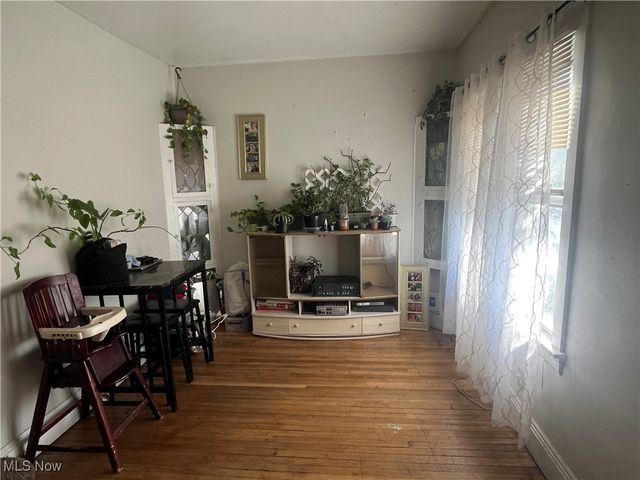 7409 Dearborn Avenue, Cleveland, OH 44102