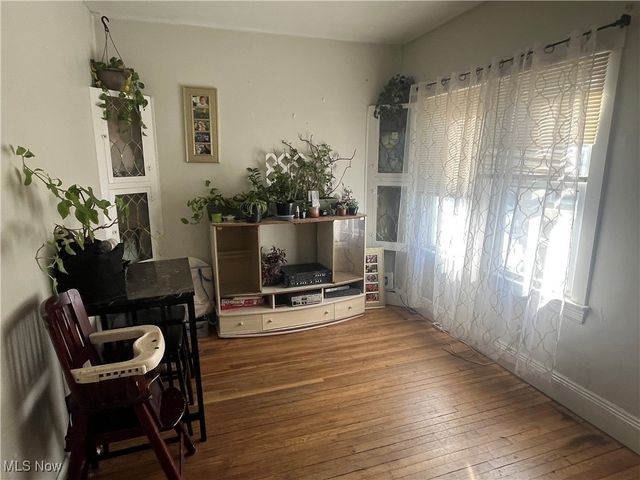 7409 Dearborn Avenue, Cleveland, OH 44102