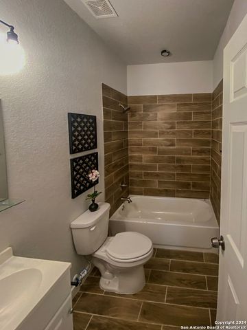 143 Lucas St Unit 201, San Antonio, TX 78209
