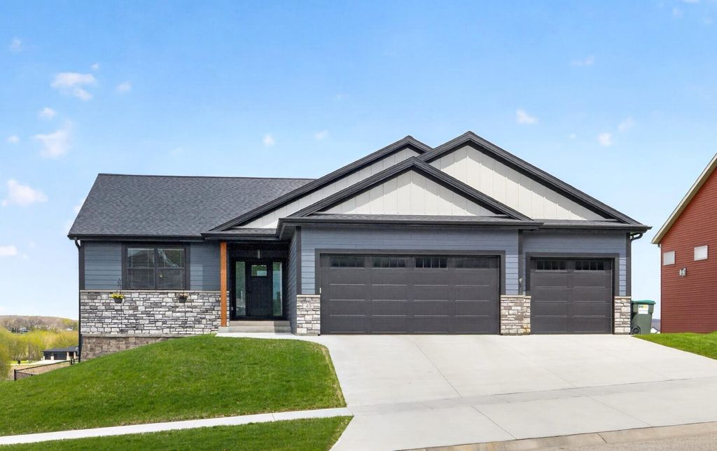43 13th Street NE, Byron, MN 55920