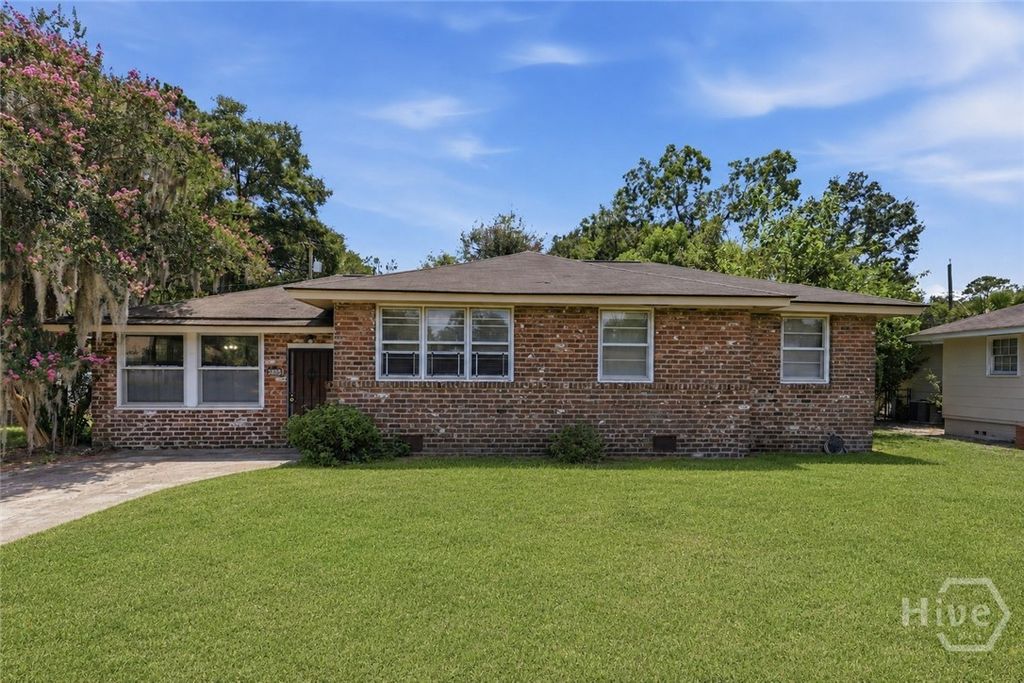 Image 1 of property listing at 2359 Pinetree Road, Savannah, GA 31404