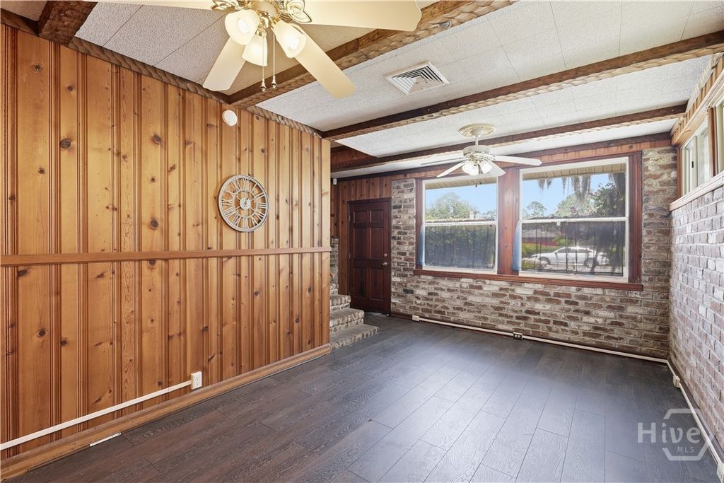 Image 6 of property listing at 2359 Pinetree Road, Savannah, GA 31404
