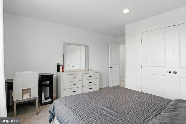 1738 BRADLEY DR, Harrisburg, PA 17110
