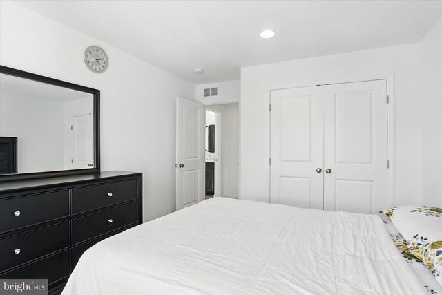 1738 BRADLEY DR, Harrisburg, PA 17110