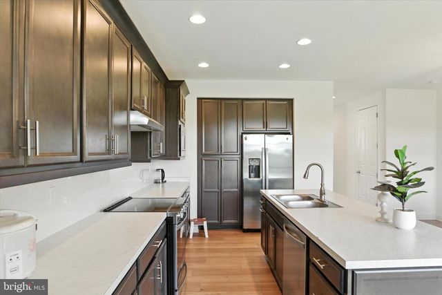 1738 BRADLEY DR, Harrisburg, PA 17110