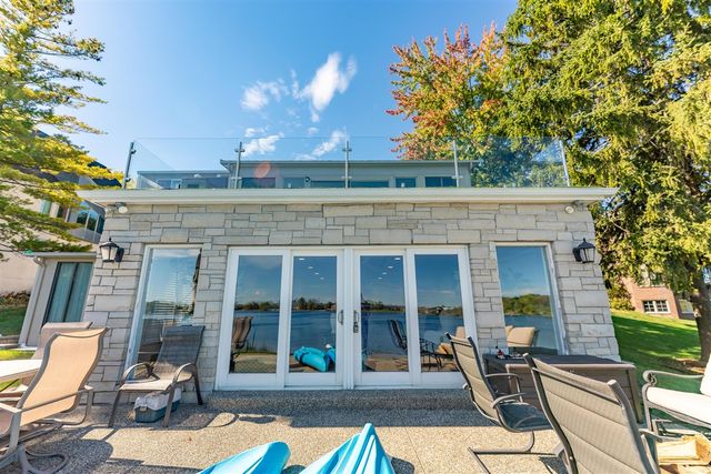 1675 Dell Rose Drive, Bloomfield Hills, MI 48302