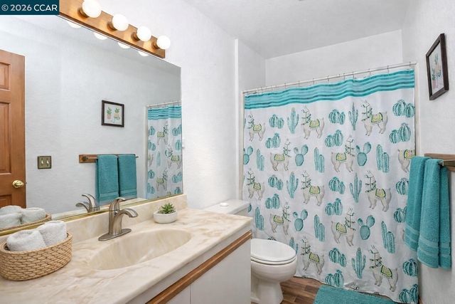 130 Creekside Ct, El Sobrante, CA 94803