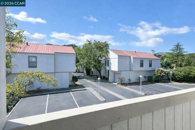 130 Creekside Ct, El Sobrante, CA 94803