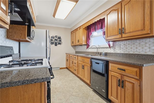 102 Kemper Rd, Twp Of But Se, PA 16002