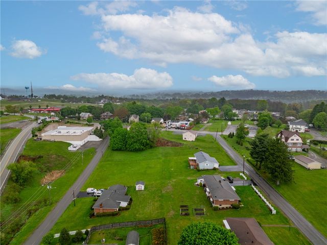 102 Kemper Rd, Twp Of But Se, PA 16002