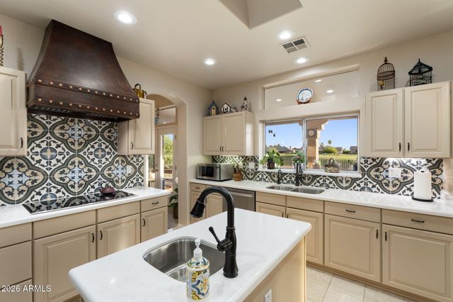 16009 W HURON Drive, Sun City West, AZ 85375