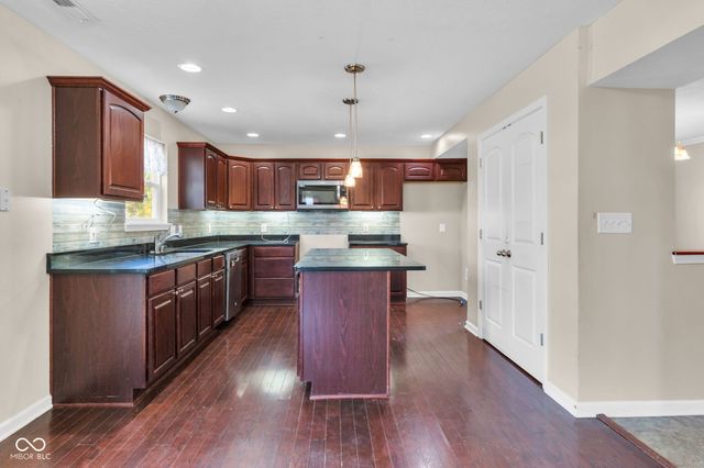 6766 Buhrstone Lane, Avon, IN 46123