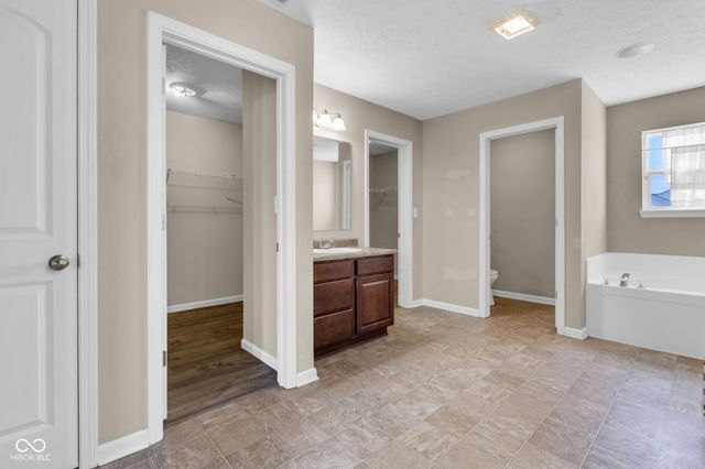 6766 Buhrstone Lane, Avon, IN 46123