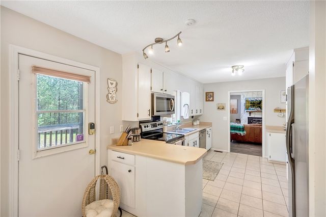 102 Rockingham Road, Seneca, SC 29672
