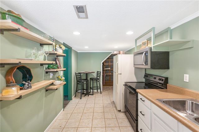 102 Rockingham Road, Seneca, SC 29672