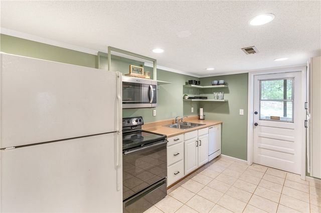 102 Rockingham Road, Seneca, SC 29672