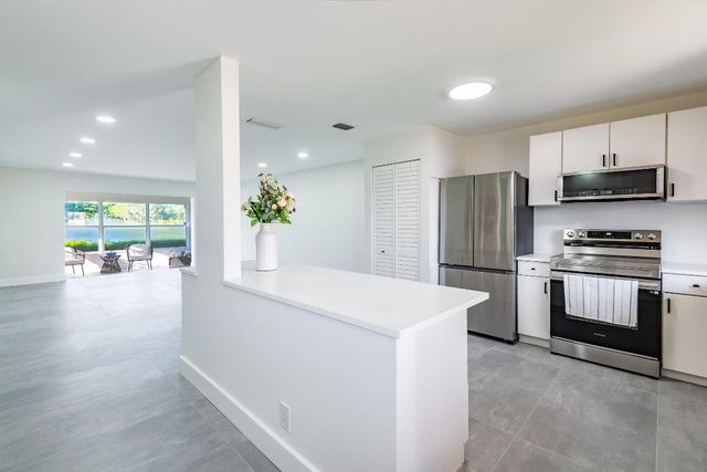 604 Laconia Circle, Lake Worth, FL 33467