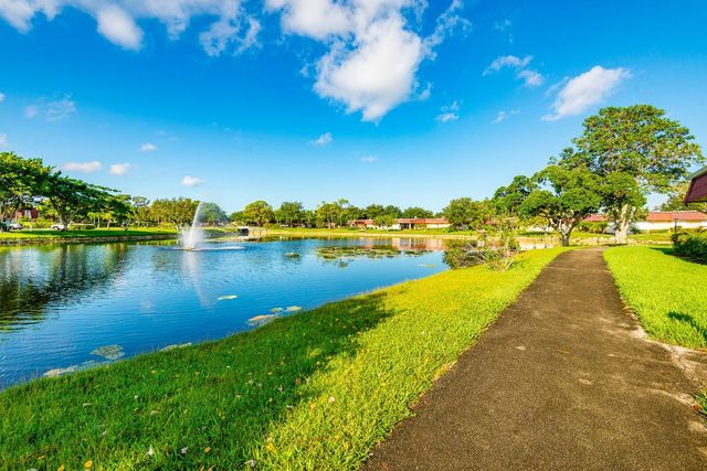 604 Laconia Circle, Lake Worth, FL 33467