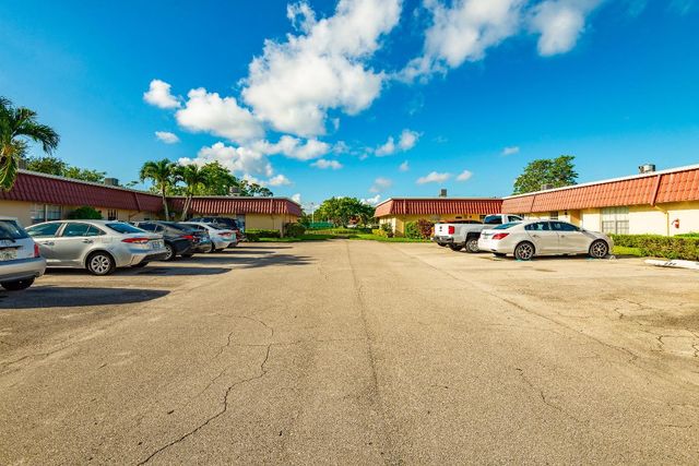 604 Laconia Circle, Lake Worth, FL 33467