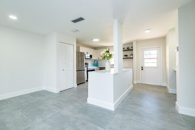 604 Laconia Circle, Lake Worth, FL 33467