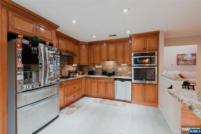 59 Morning Watch Road, Wayne, NJ 07470