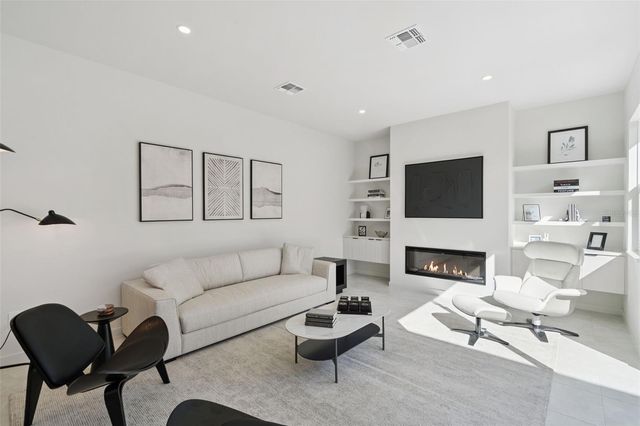 438 SKYFIELD COURT, Lady Lake, FL 32159