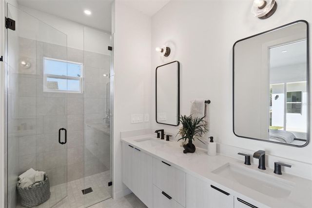 438 SKYFIELD COURT, Lady Lake, FL 32159