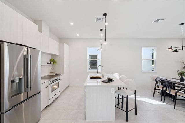 438 SKYFIELD COURT, Lady Lake, FL 32159