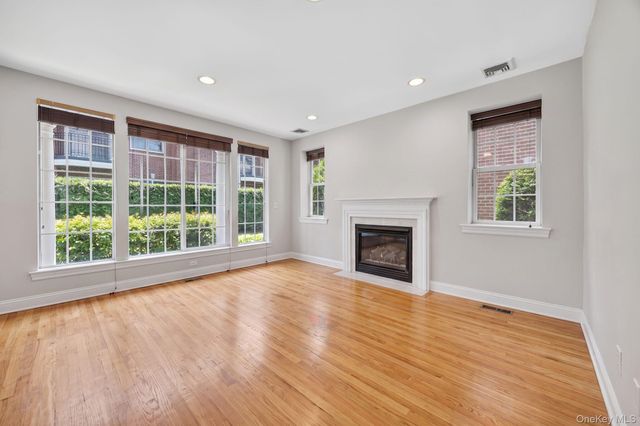 4C Nassau Drive, Great Neck, NY 11021