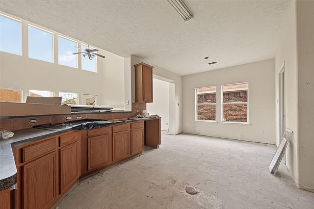 5415 Coastline Street, Baytown, TX 77521