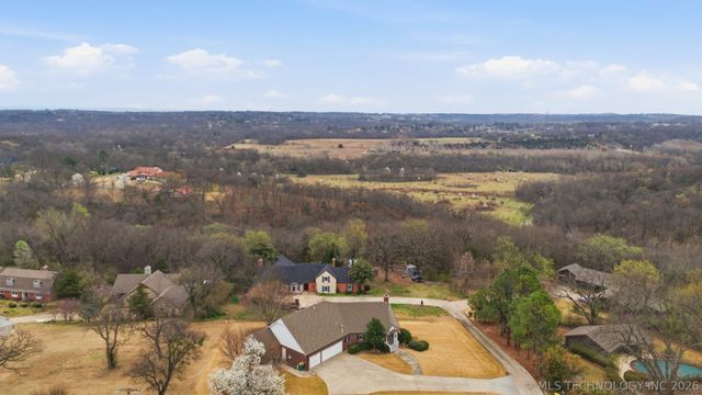 1501 E Fairview Avenue, Sapulpa, OK 74066