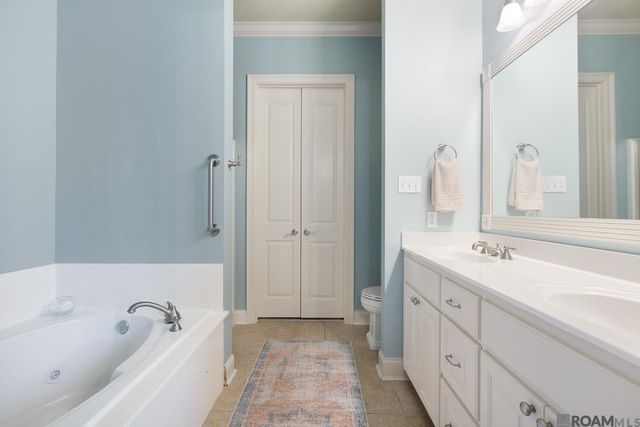 5370 Courtyard Dr, Gonzales, LA 70737