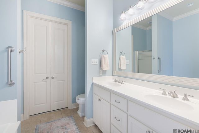 5370 Courtyard Dr, Gonzales, LA 70737