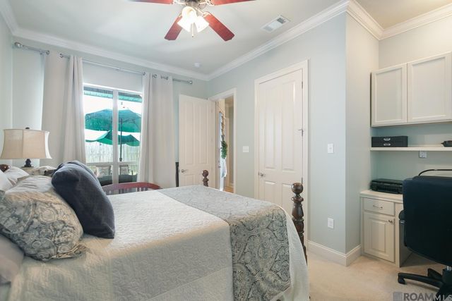 5370 Courtyard Dr, Gonzales, LA 70737