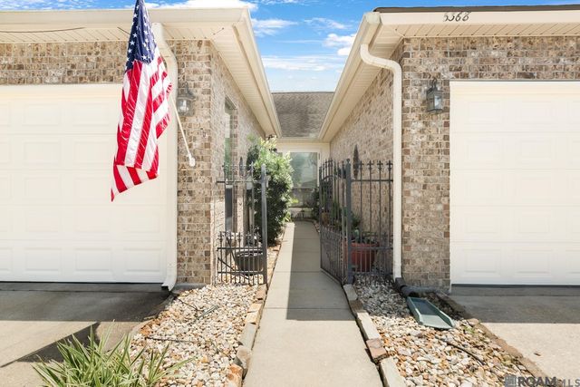 5370 Courtyard Dr, Gonzales, LA 70737