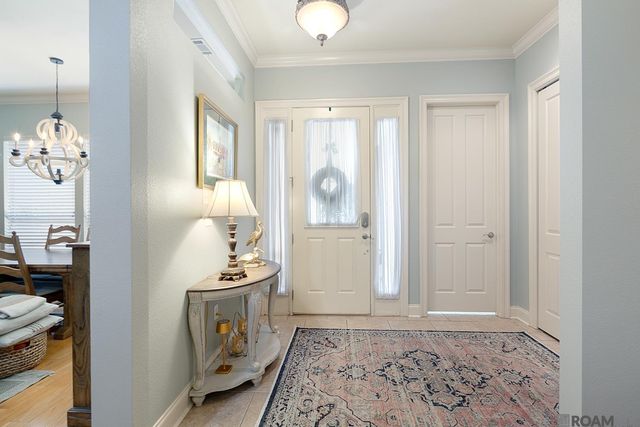 5370 Courtyard Dr, Gonzales, LA 70737